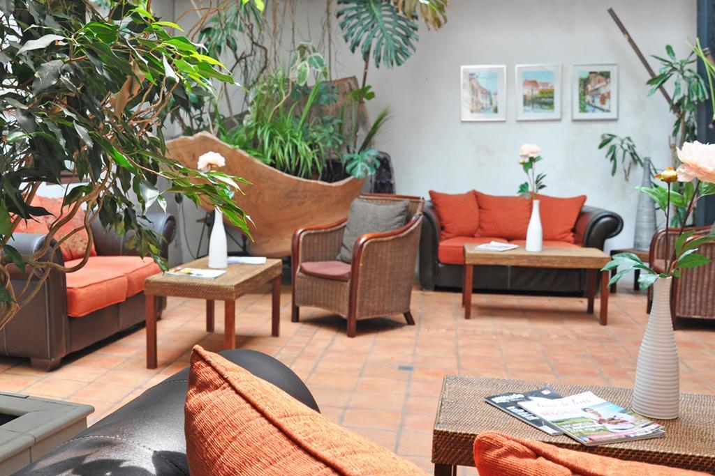 The Originals City, Hotel La Reine Jeanne, Orthez Bagian luar foto