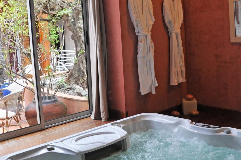 The Originals City, Hotel La Reine Jeanne, Orthez Bagian luar foto