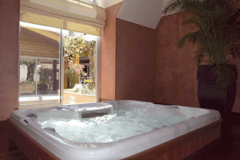 The Originals City, Hotel La Reine Jeanne, Orthez Bagian luar foto