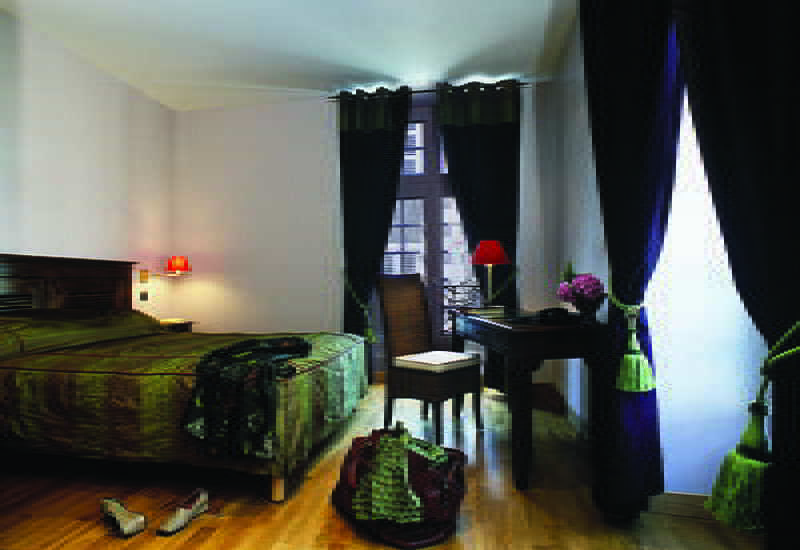 The Originals City, Hotel La Reine Jeanne, Orthez Bagian luar foto