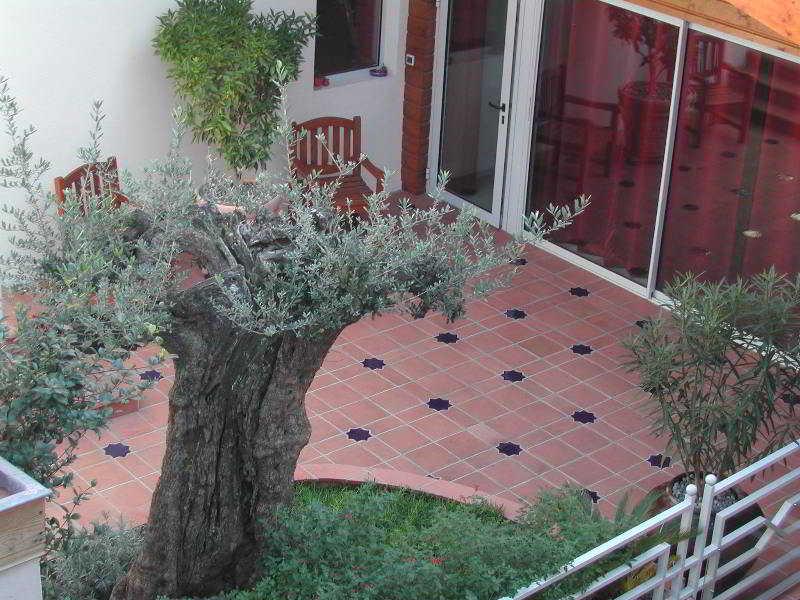 The Originals City, Hotel La Reine Jeanne, Orthez Bagian luar foto
