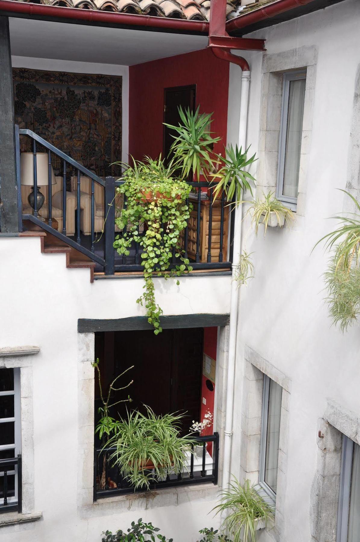 The Originals City, Hotel La Reine Jeanne, Orthez Bagian luar foto