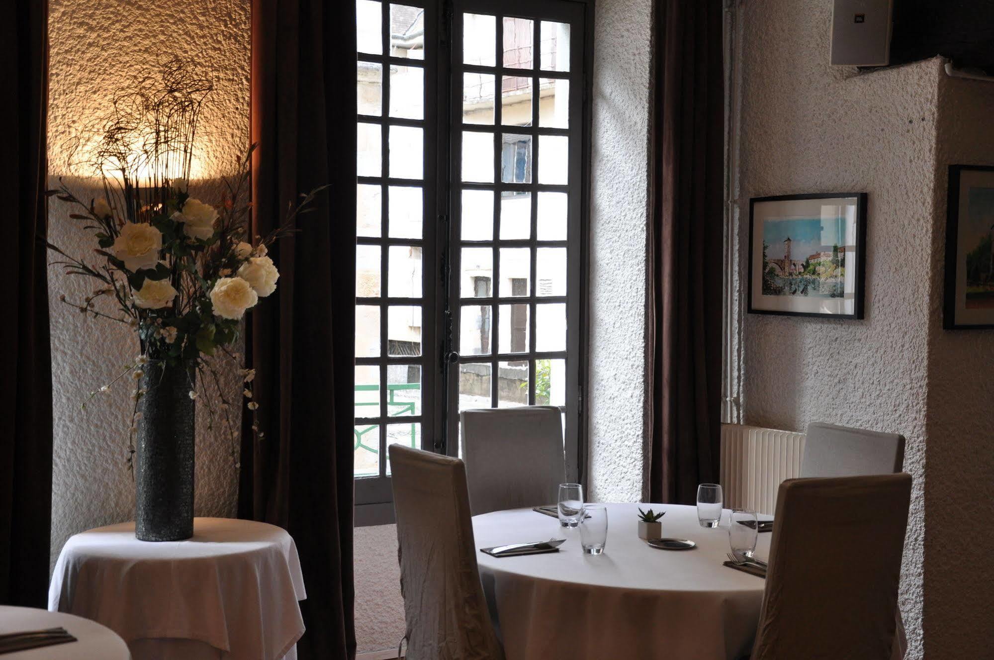 The Originals City, Hotel La Reine Jeanne, Orthez Bagian luar foto