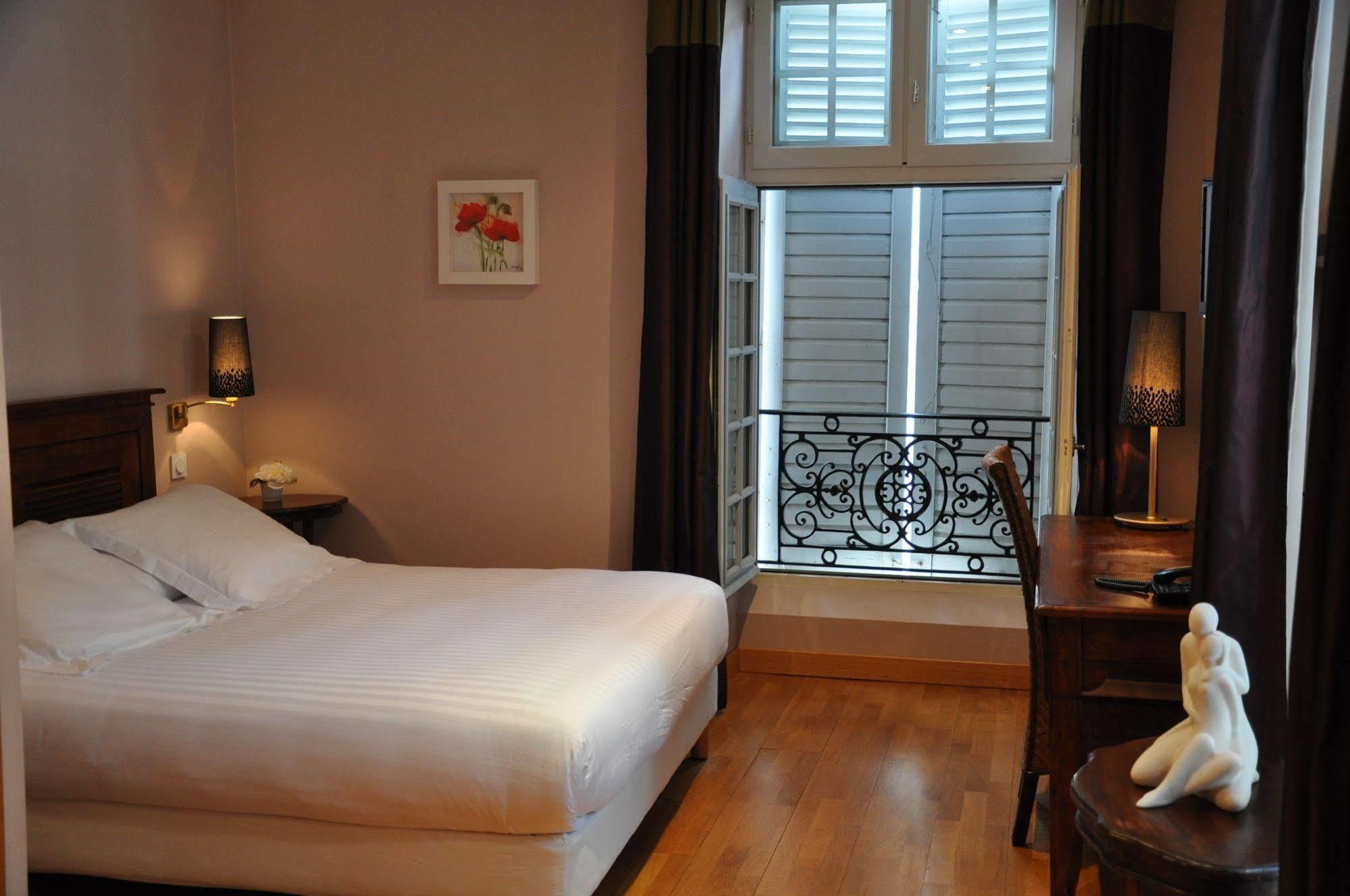 The Originals City, Hotel La Reine Jeanne, Orthez Bagian luar foto